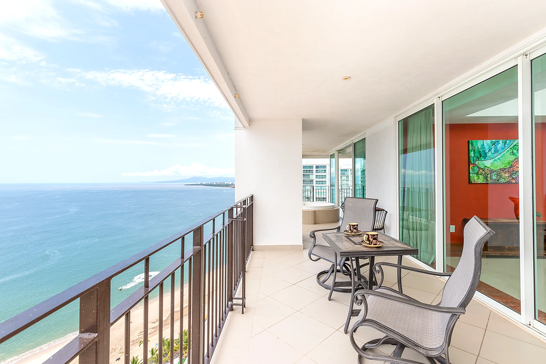 La terraza panorámica de la Residencia 2401, abierta sobre el Pacífico